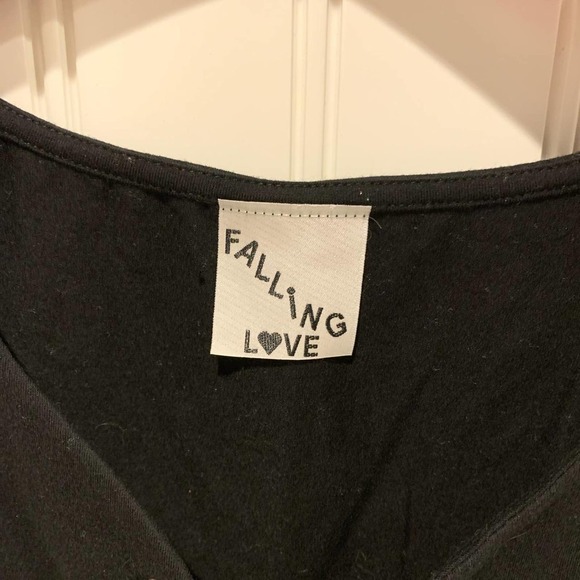 Black cropped tank top by Falling Love - Picture 3 of 3